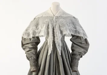 Weißes besticktes Kragen, 1830er Jahre